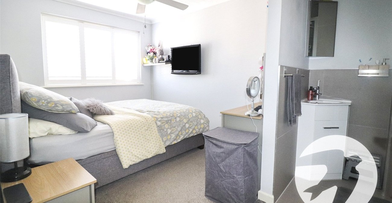 4 bedroom house for sale in Northumberland Heath | Robinson Jackson