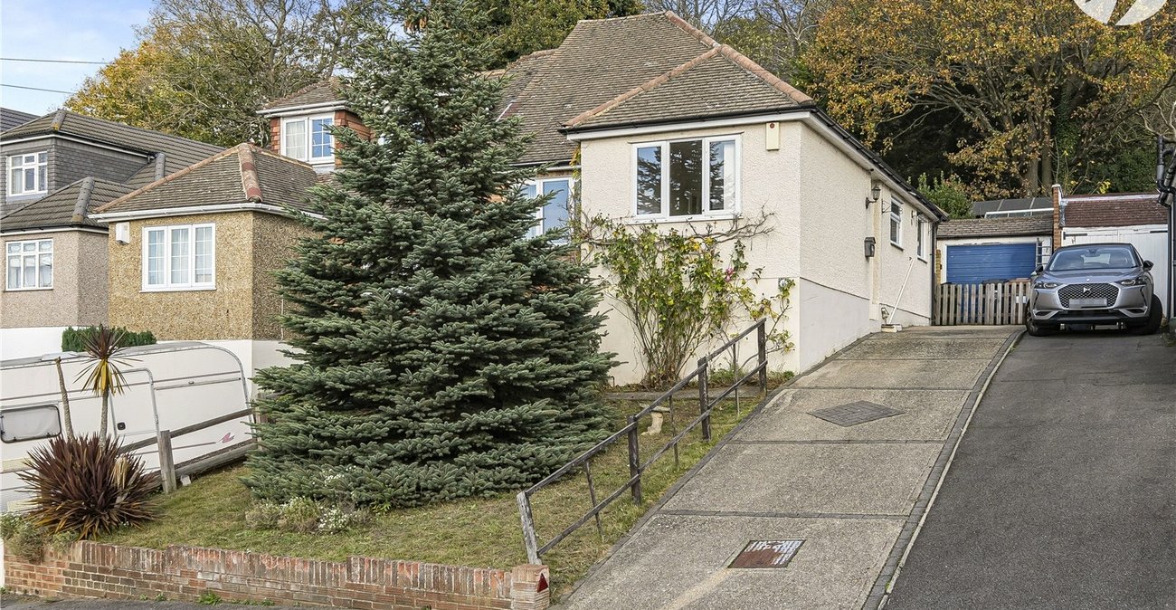 2 bedroom bungalow for sale in Darenth | Robinson Jackson