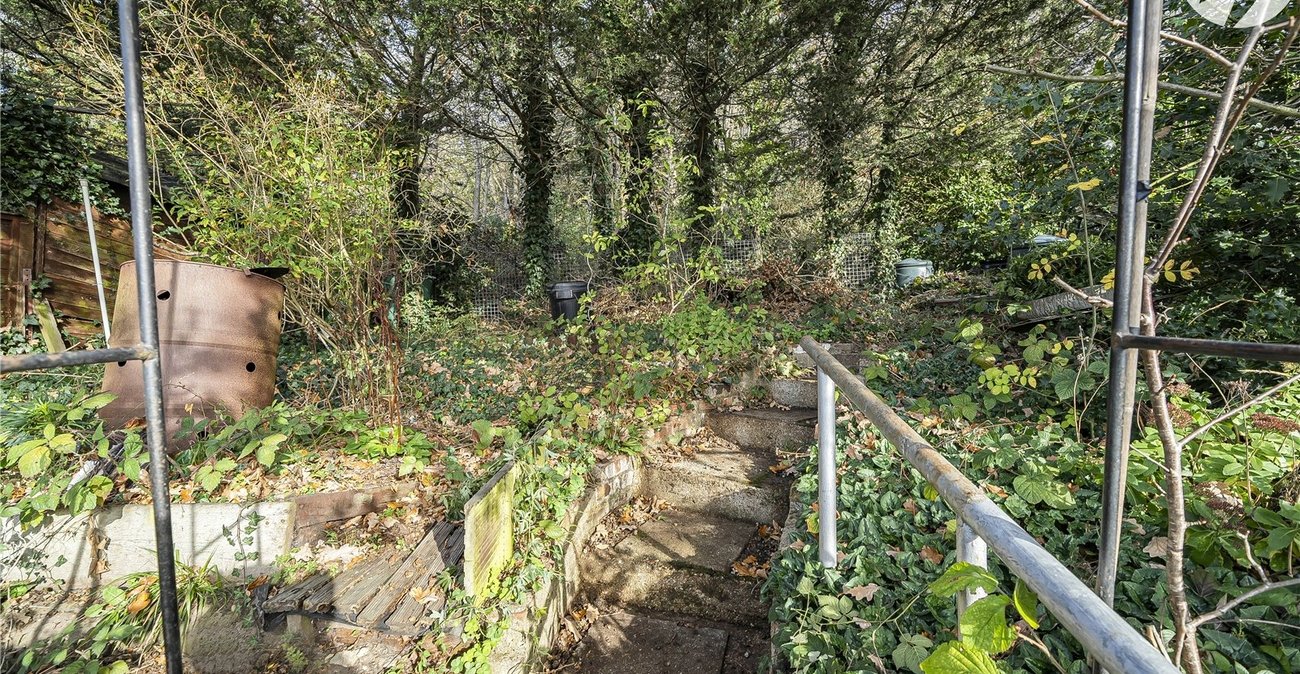 2 bedroom bungalow for sale in Darenth | Robinson Jackson