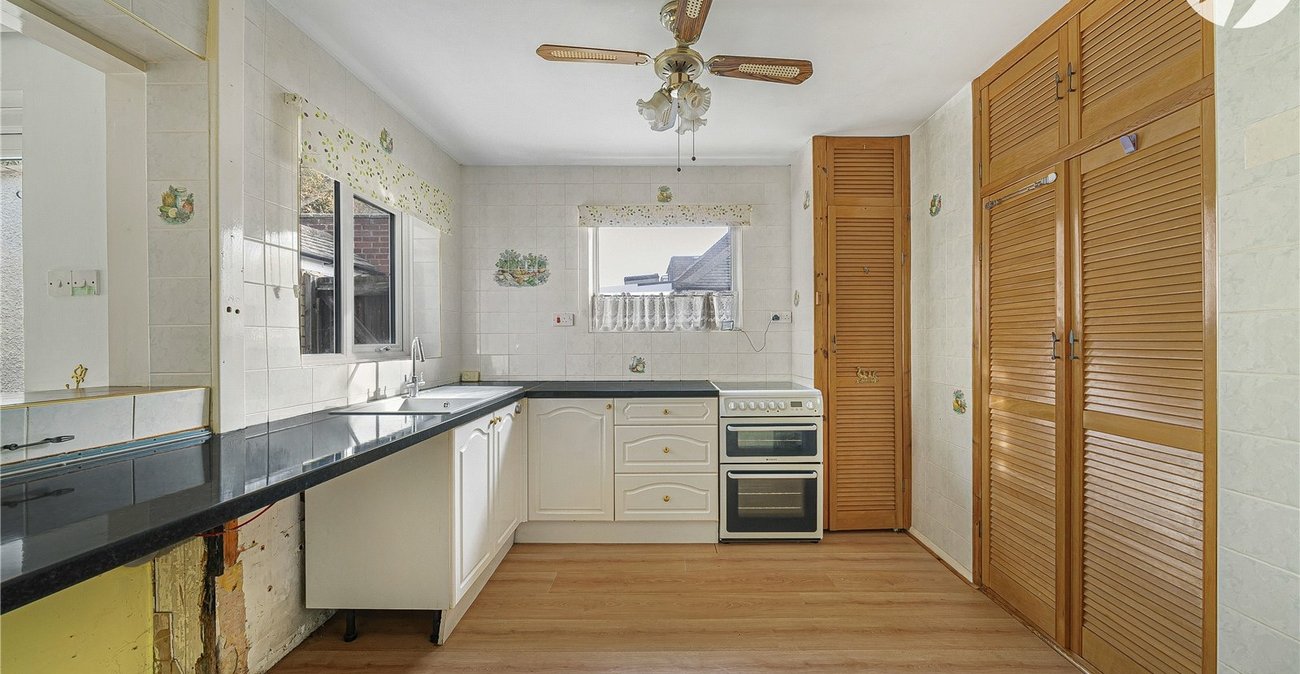 2 bedroom bungalow for sale in Darenth | Robinson Jackson