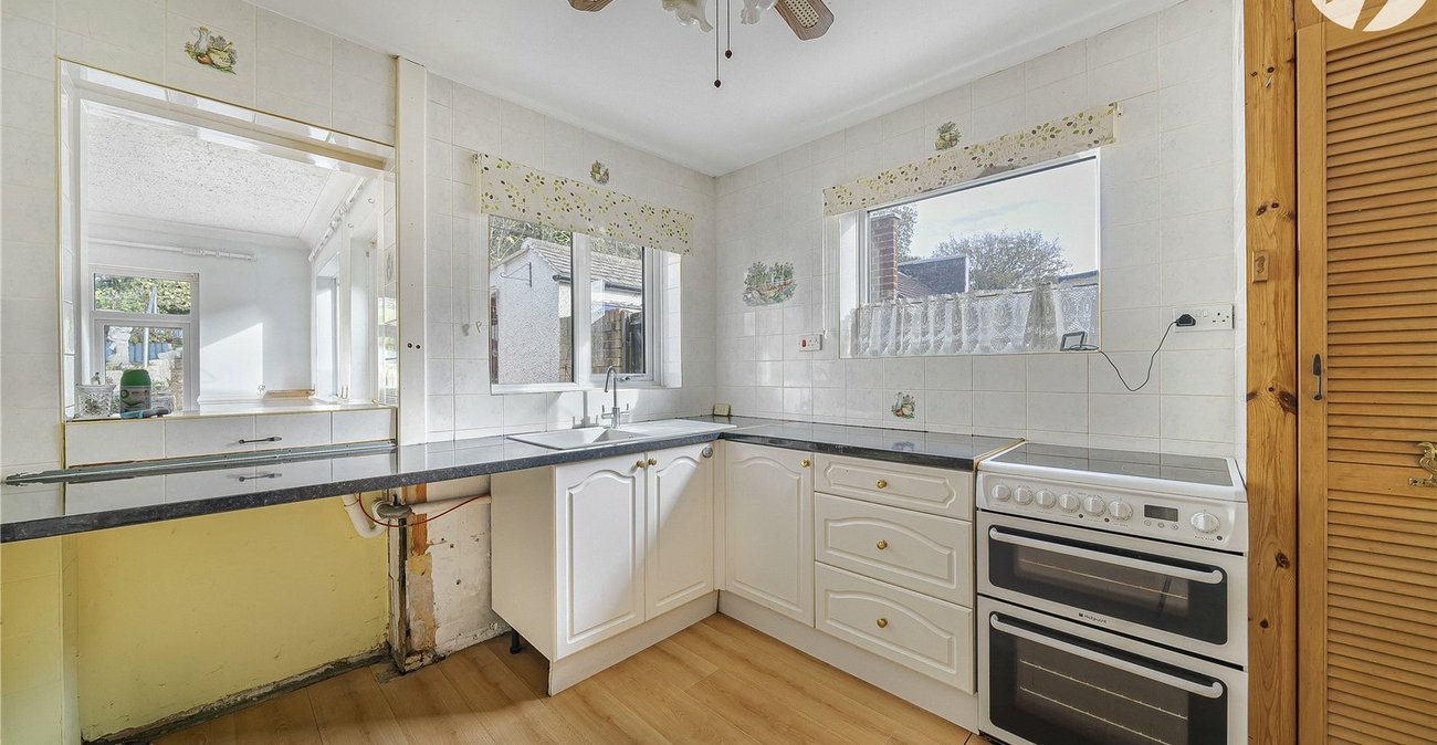 2 bedroom bungalow for sale in Darenth | Robinson Jackson