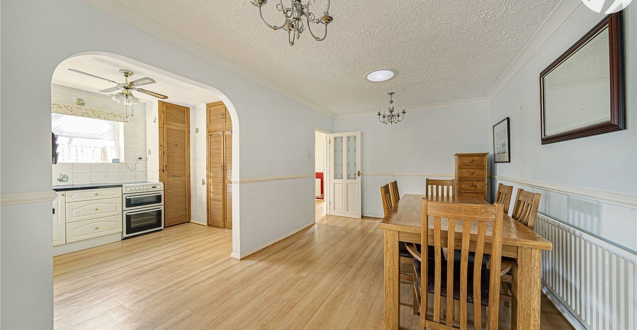 2 bedroom bungalow for sale in Darenth | Robinson Jackson