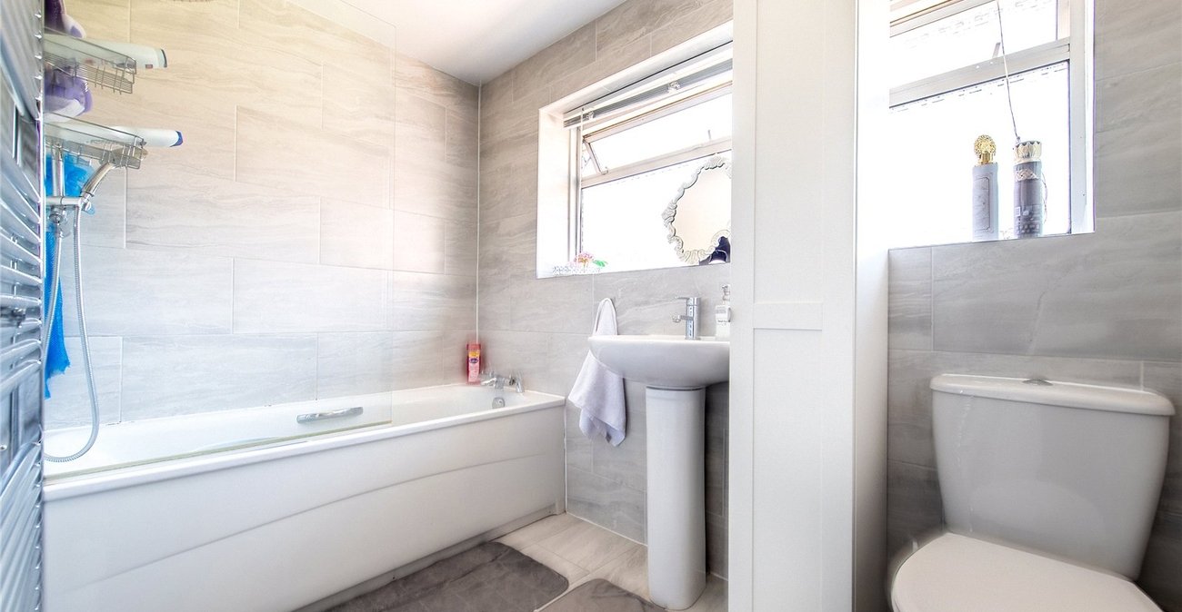 3 bedroom house for sale in Chalk | Robinson Michael & Jackson