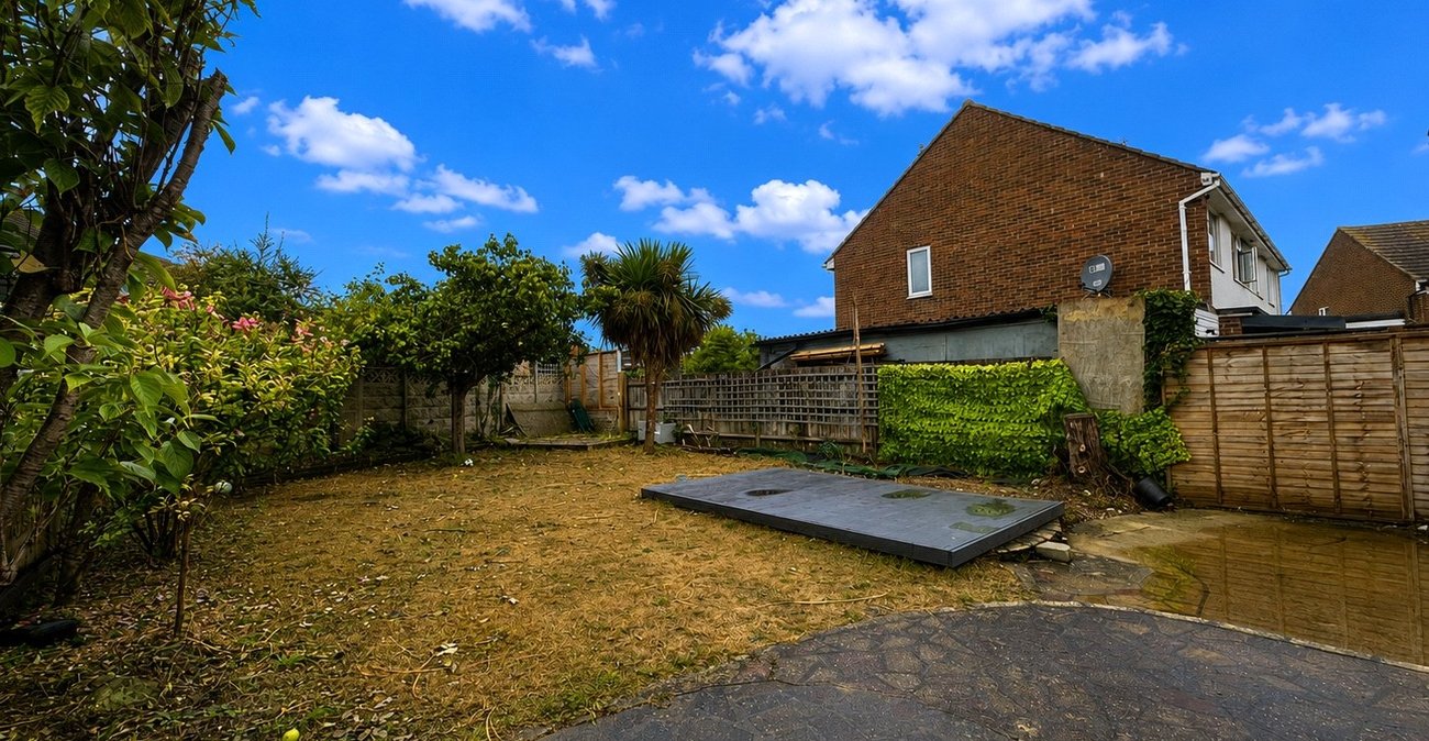 3 bedroom house for sale in Chalk | Robinson Michael & Jackson