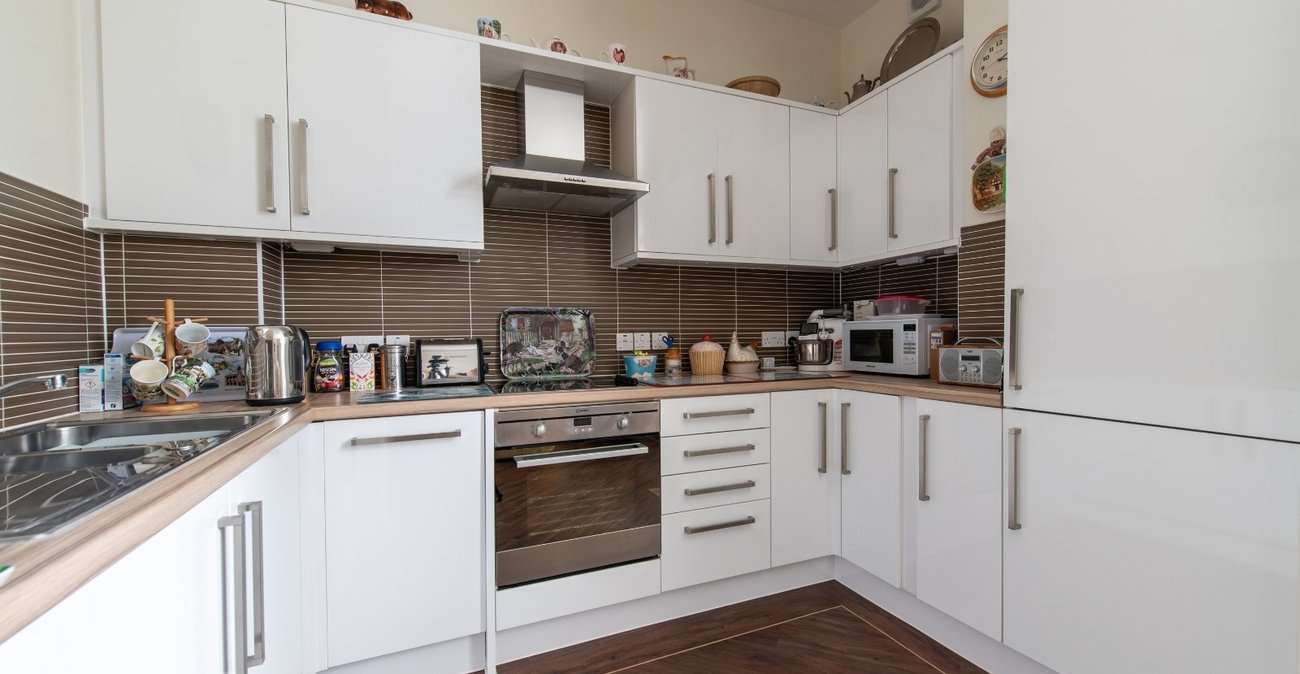 2 bedroom property for sale in Chequers Court | Robinson Michael & Jackson