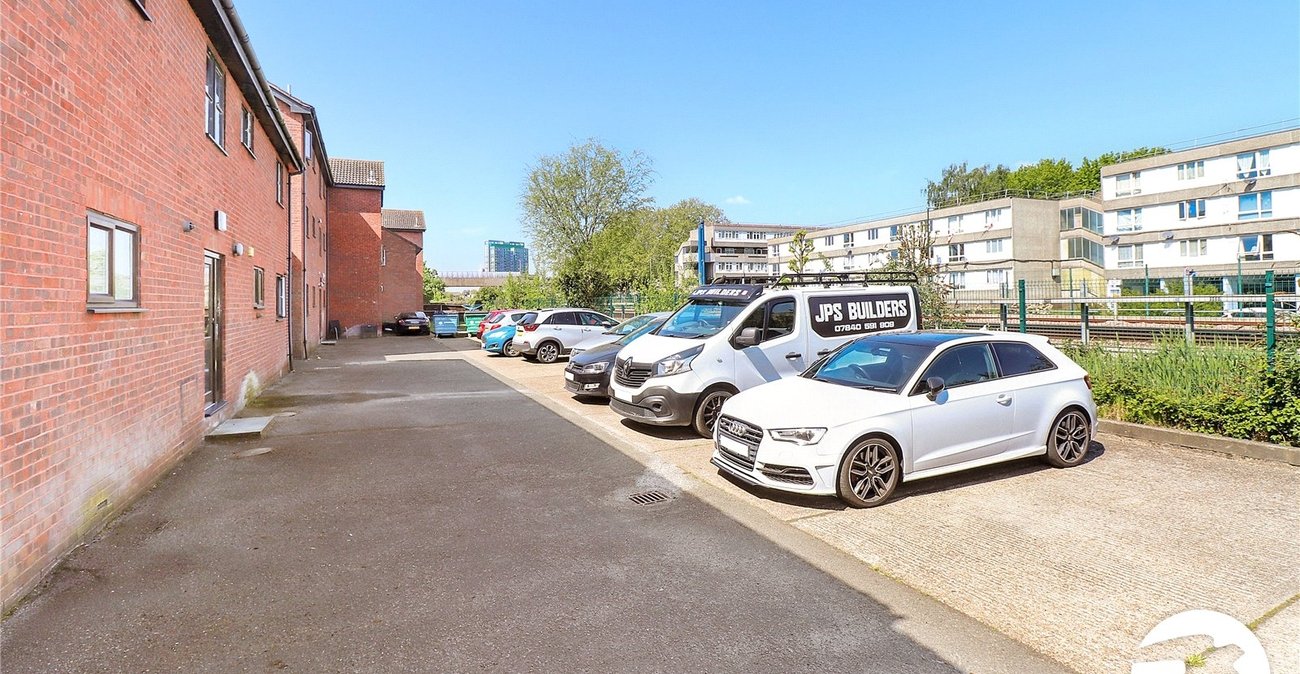 1 bedroom property for sale in Belvedere | Robinson Jackson