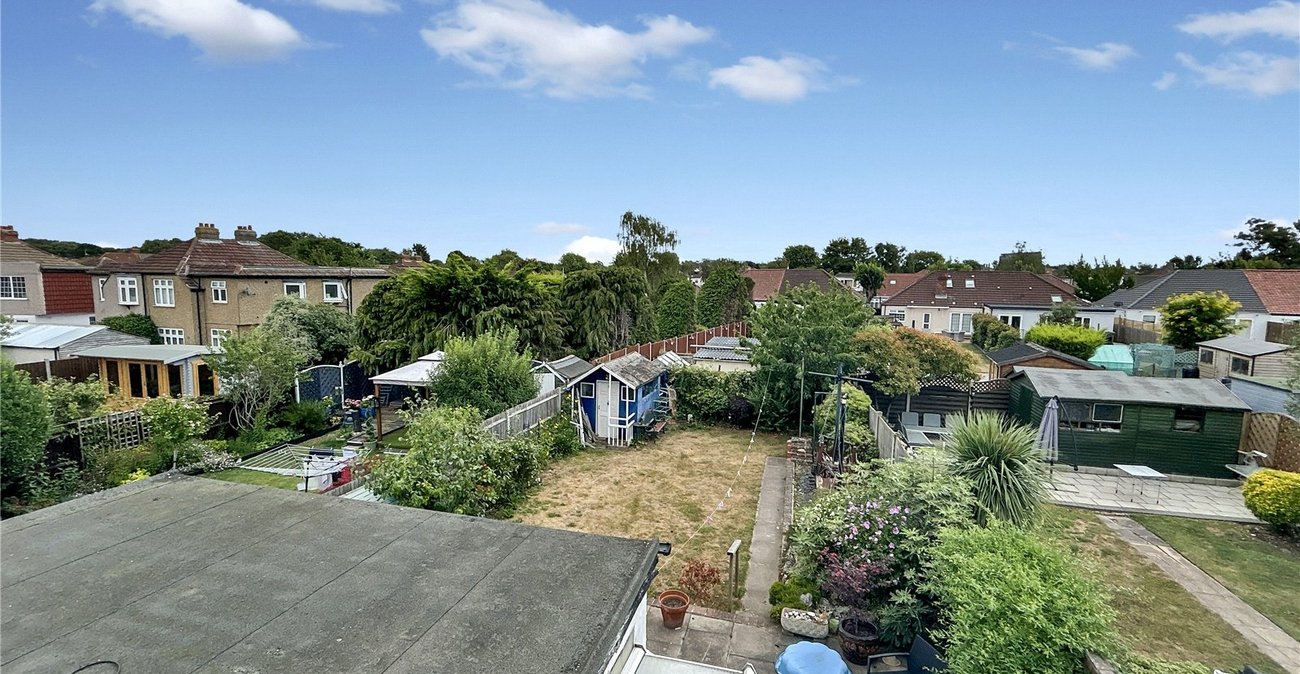 4 bedroom bungalow for sale in Sidcup | Robinson Jackson