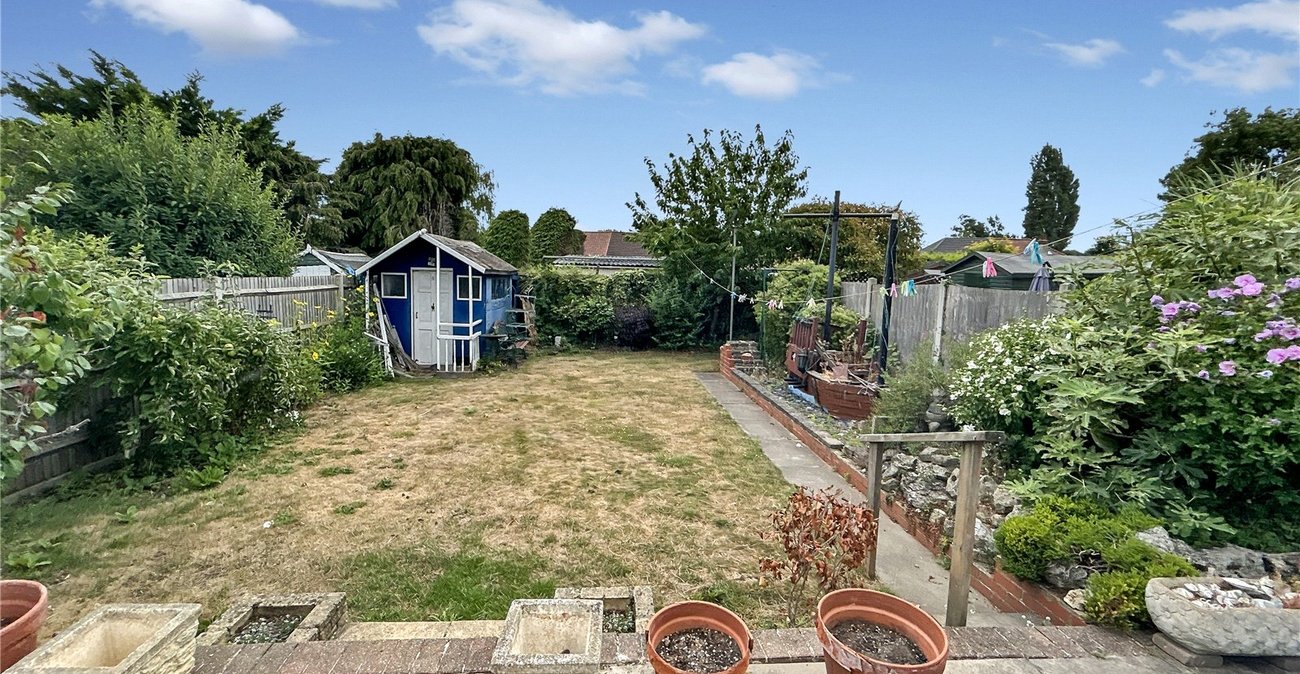 4 bedroom bungalow for sale in Sidcup | Robinson Jackson