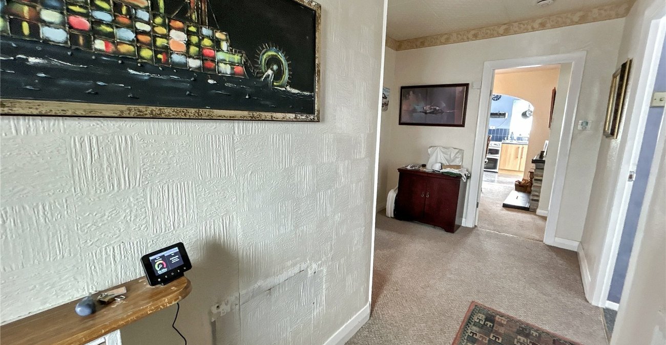 4 bedroom bungalow for sale in Sidcup | Robinson Jackson