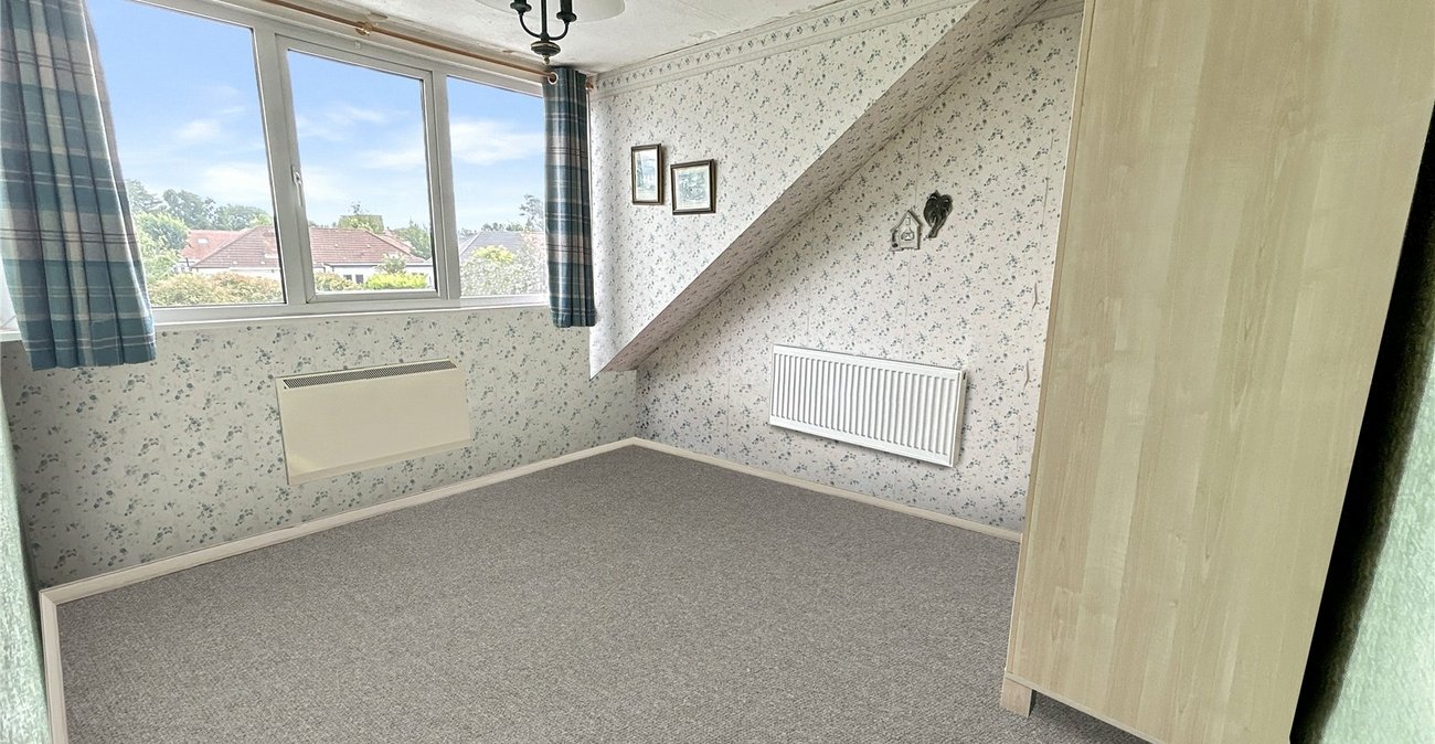 4 bedroom bungalow for sale in Sidcup | Robinson Jackson