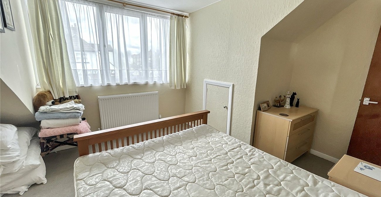 4 bedroom bungalow for sale in Sidcup | Robinson Jackson