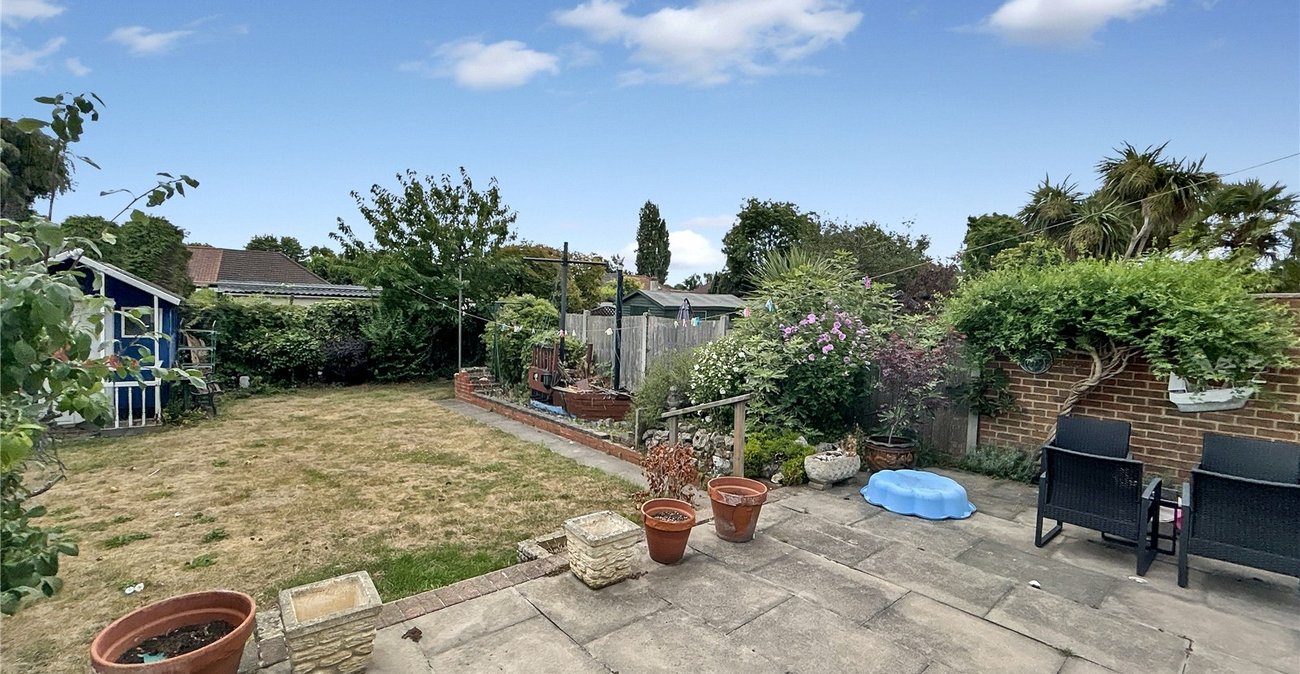 4 bedroom bungalow for sale in Sidcup | Robinson Jackson