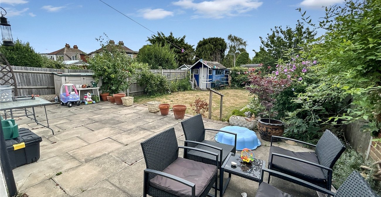 4 bedroom bungalow for sale in Sidcup | Robinson Jackson