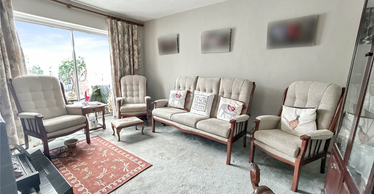 4 bedroom bungalow for sale in Sidcup | Robinson Jackson