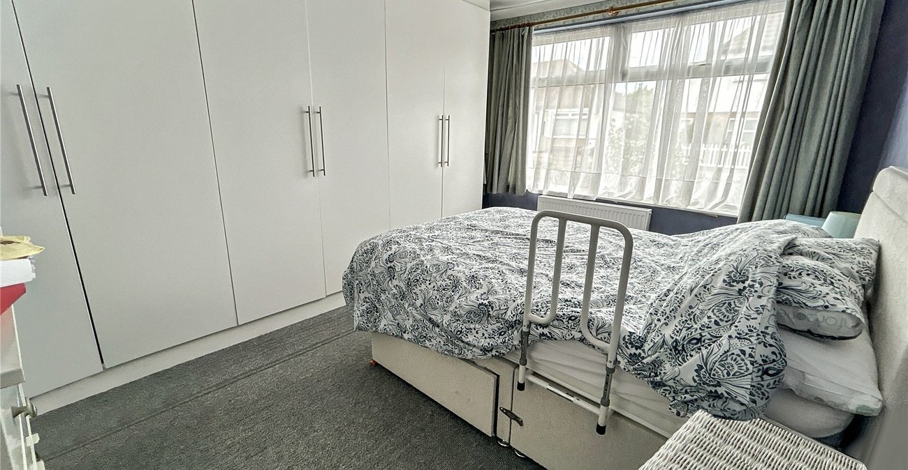 4 bedroom bungalow for sale in Sidcup | Robinson Jackson