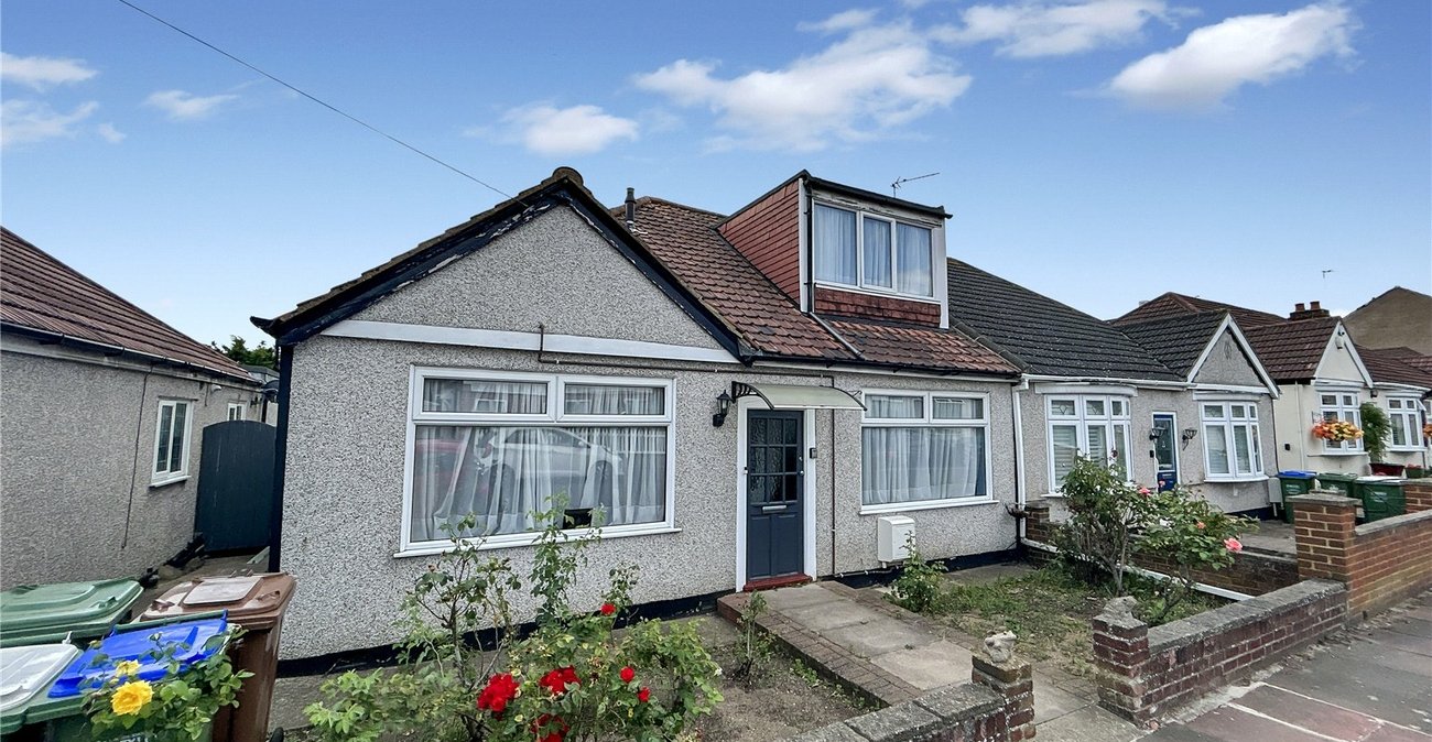 4 bedroom bungalow for sale in Sidcup | Robinson Jackson