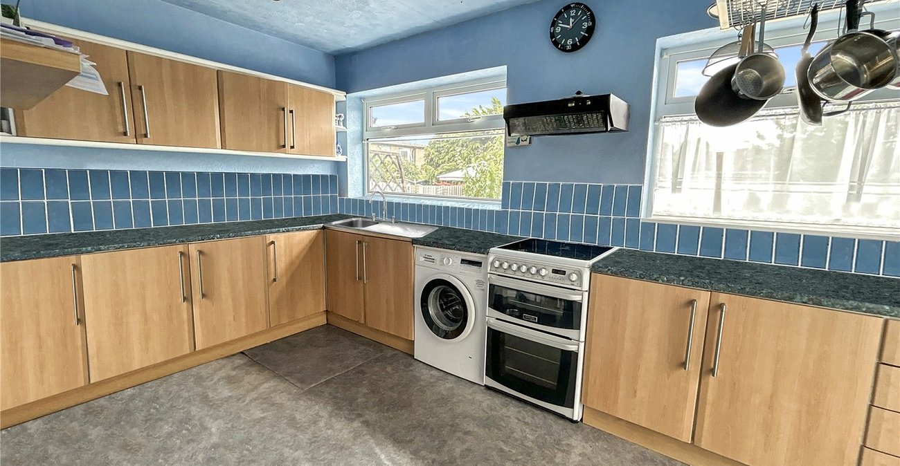 4 bedroom bungalow for sale in Sidcup | Robinson Jackson