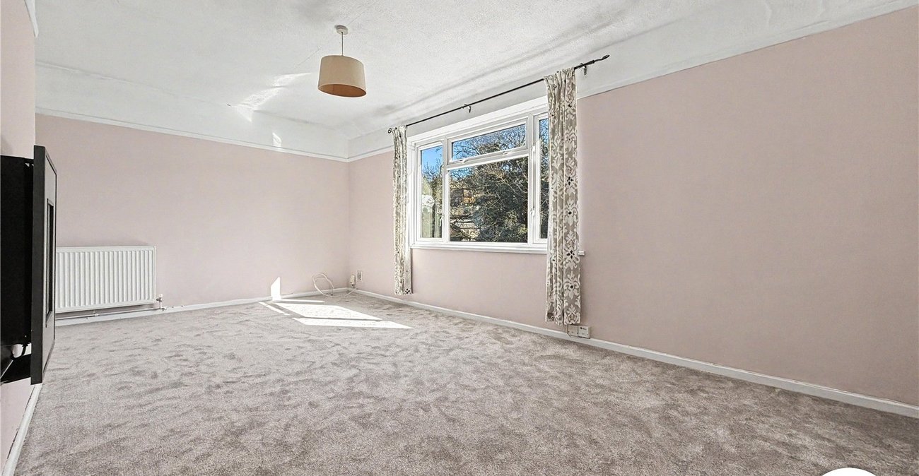 2 bedroom property for sale in Rochester | Robinson Michael & Jackson