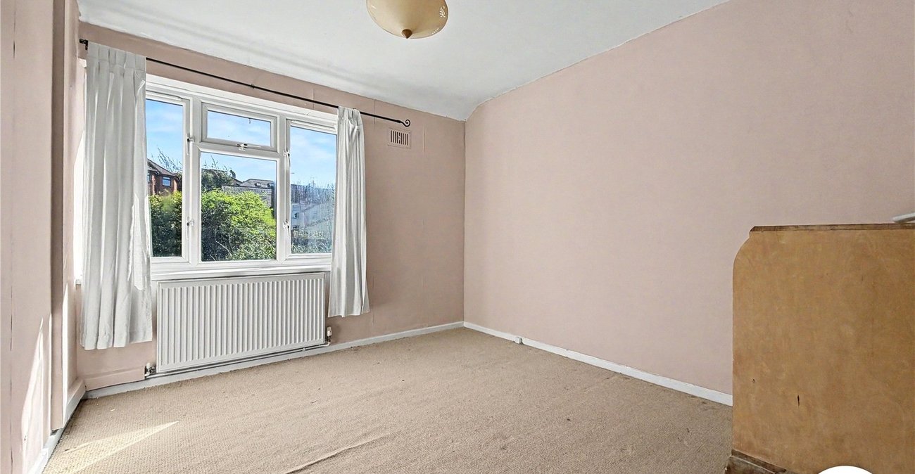 2 bedroom property for sale in Rochester | Robinson Michael & Jackson