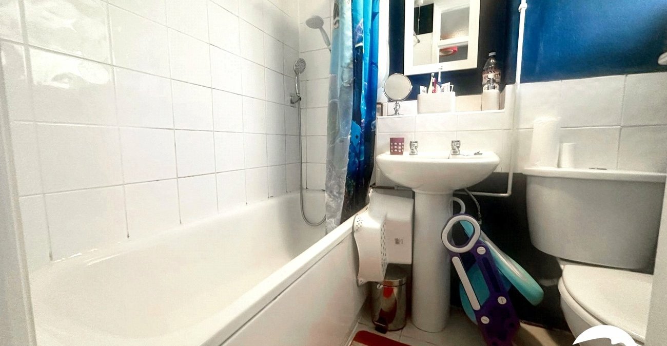 1 bedroom property for sale in Blackheath | Robinson Jackson
