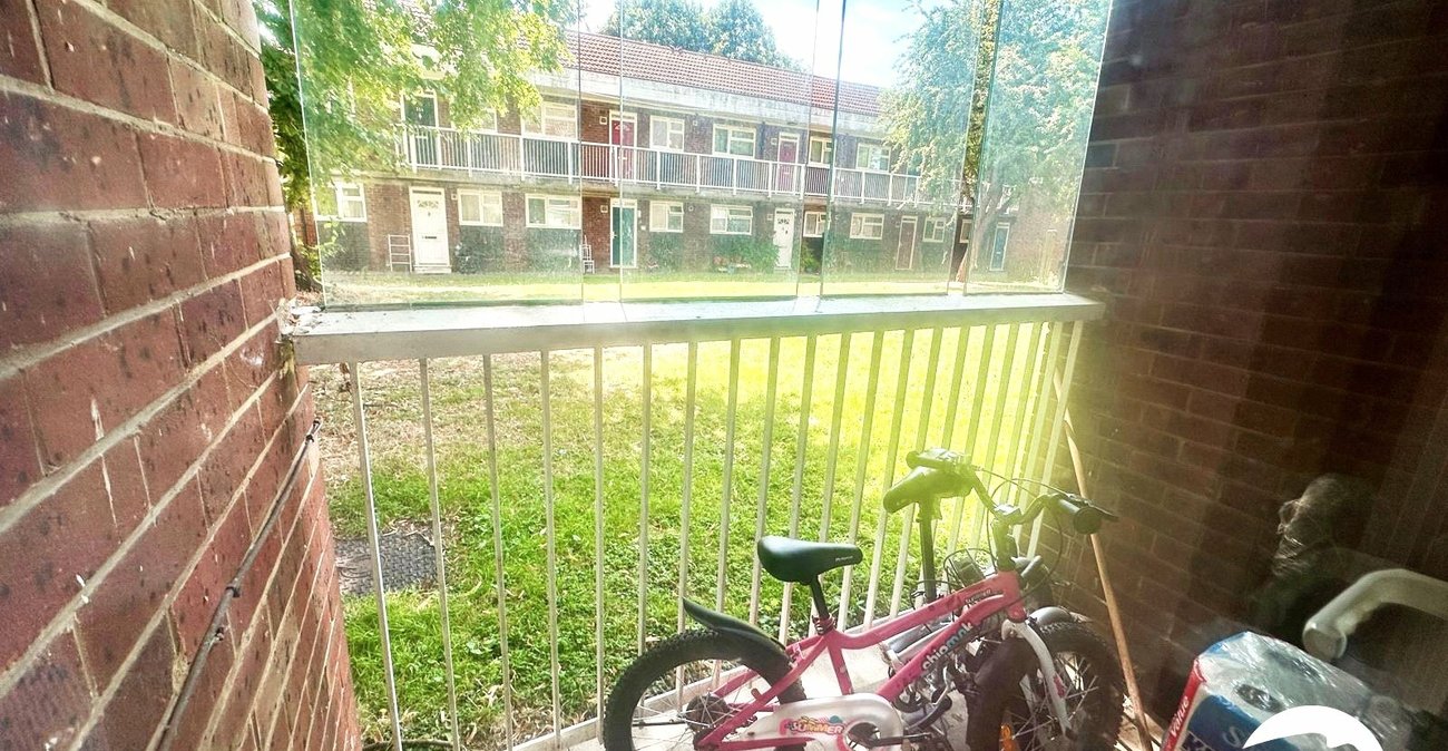 1 bedroom property for sale in Blackheath | Robinson Jackson