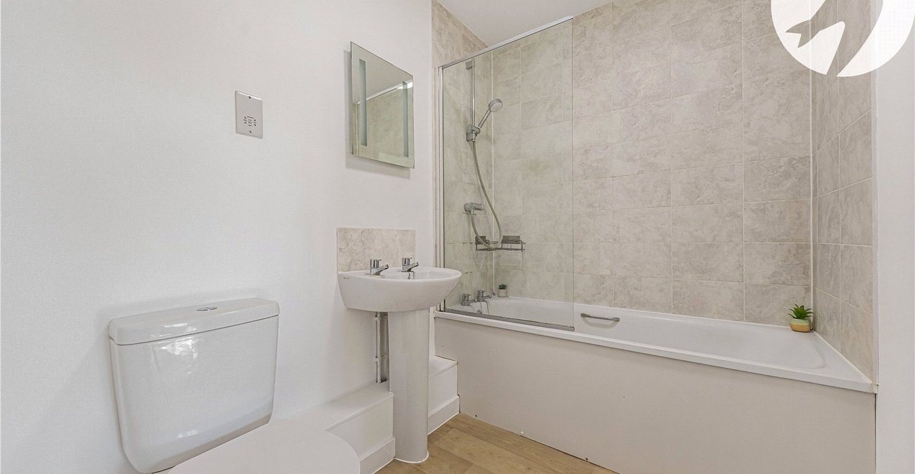 1 bedroom property for sale in Gravesend | Robinson Michael & Jackson