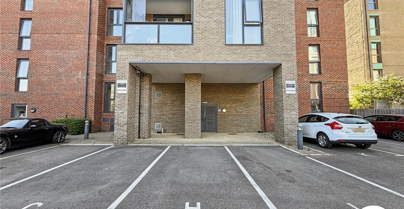 2 bedroom property for sale in Rochester | Robinson Michael & Jackson