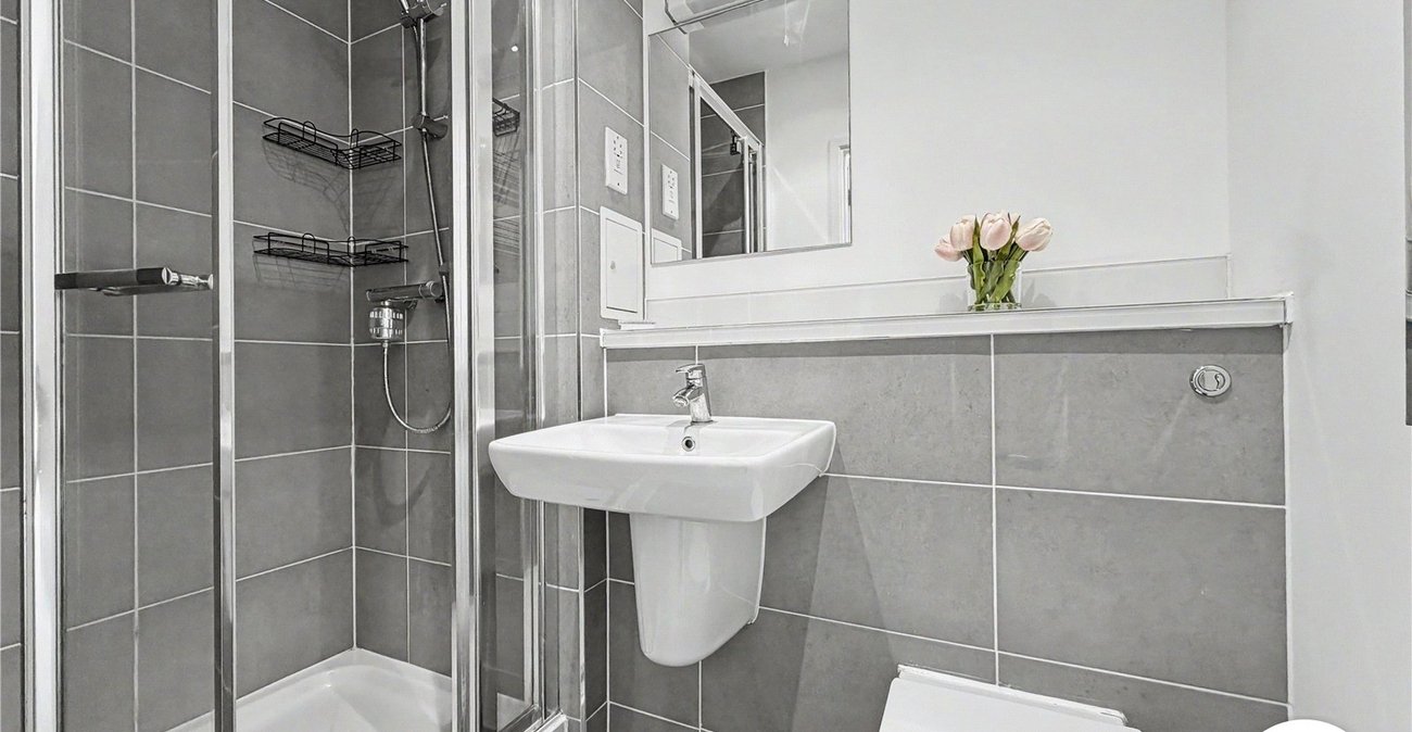2 bedroom property for sale in Rochester | Robinson Michael & Jackson