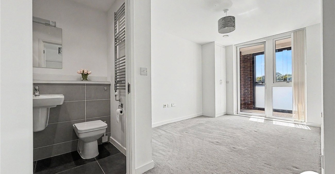 2 bedroom property for sale in Rochester | Robinson Michael & Jackson