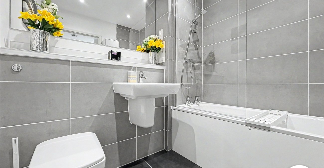 2 bedroom property for sale in Rochester | Robinson Michael & Jackson