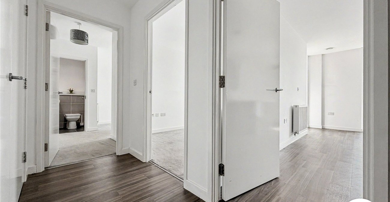 2 bedroom property for sale in Rochester | Robinson Michael & Jackson