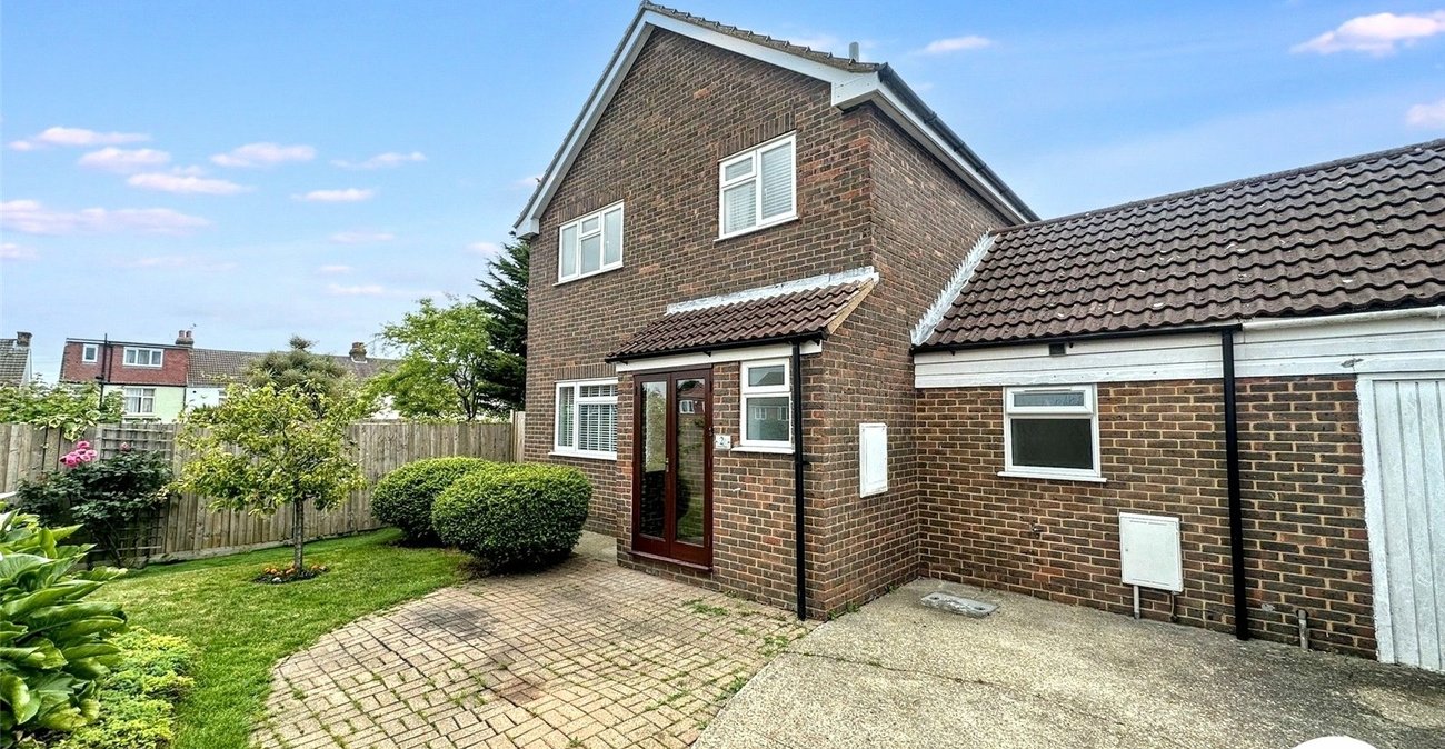 5 bedroom house for sale in Chatham | Robinson Michael & Jackson