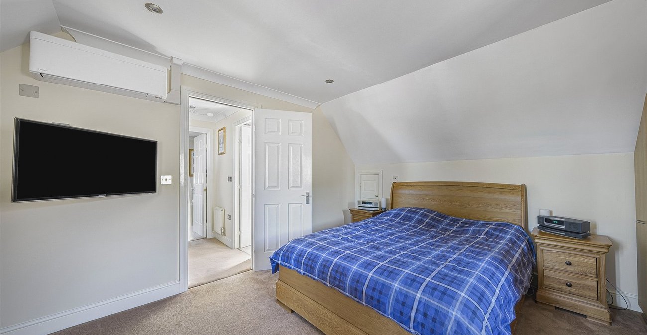 5 bedroom house for sale in Crayford | Robinson Jackson