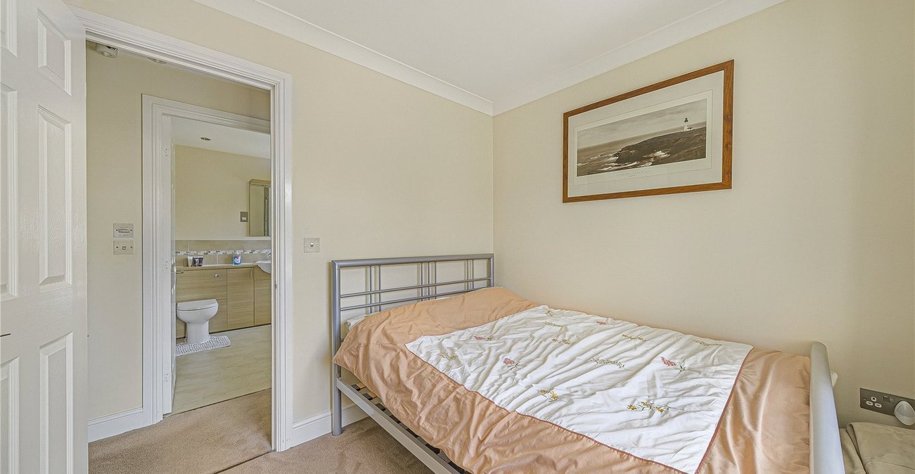 5 bedroom house for sale in Crayford | Robinson Jackson