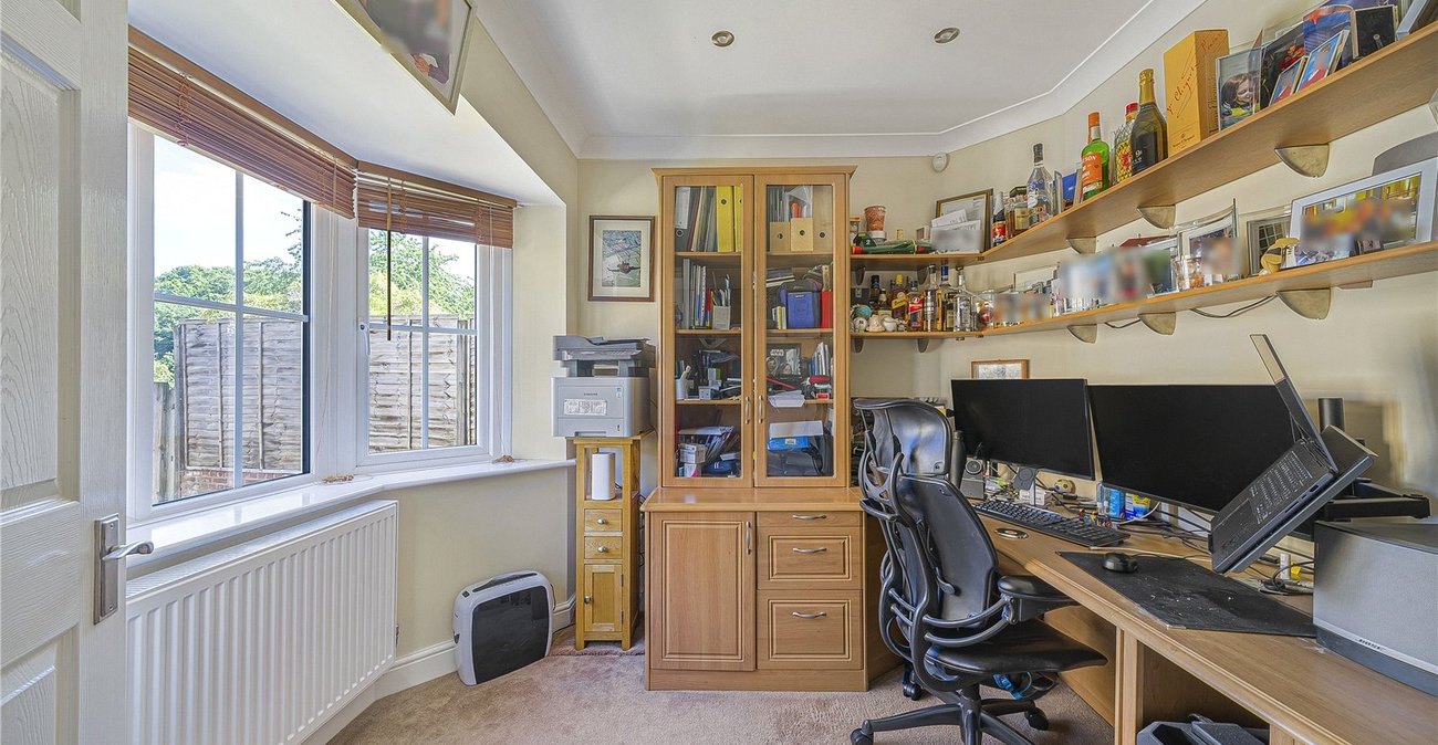 5 bedroom house for sale in Crayford | Robinson Jackson