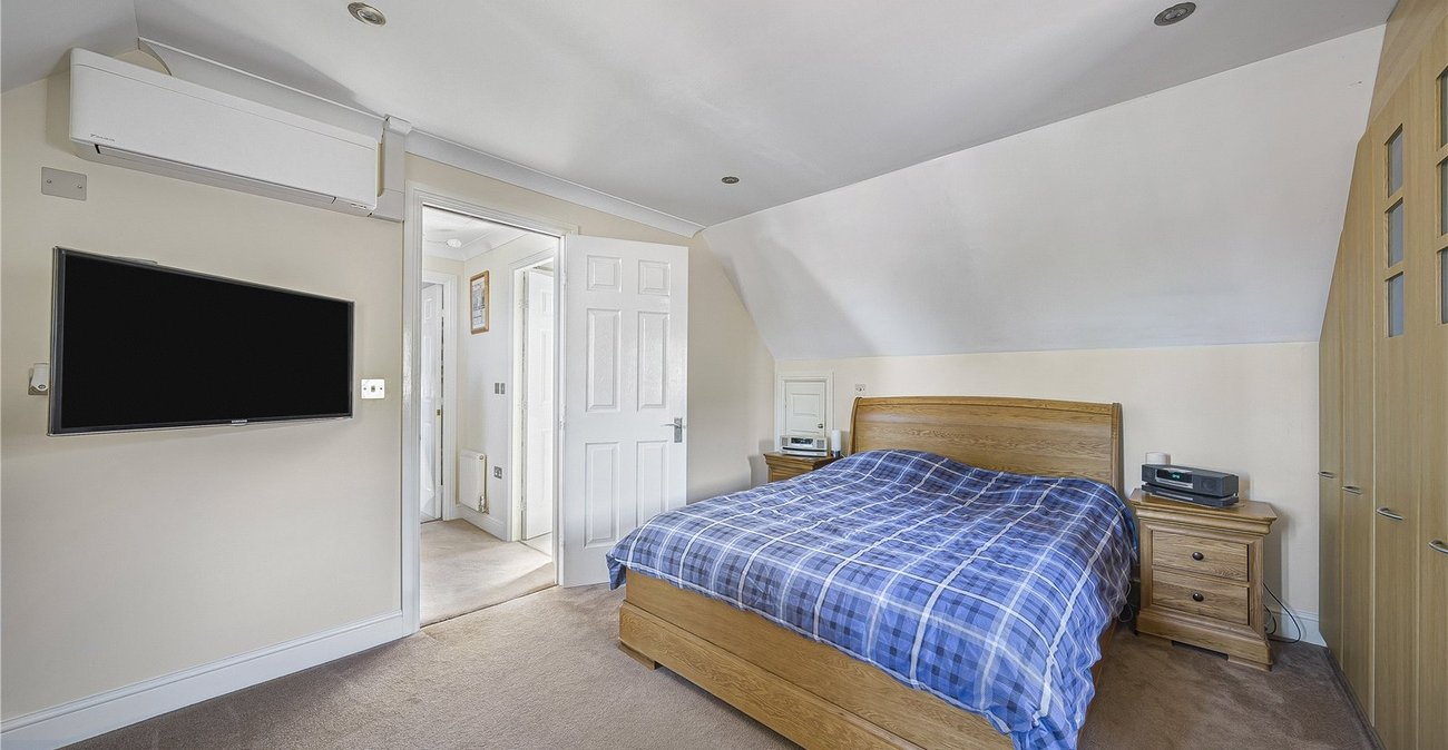 5 bedroom house for sale in Crayford | Robinson Jackson
