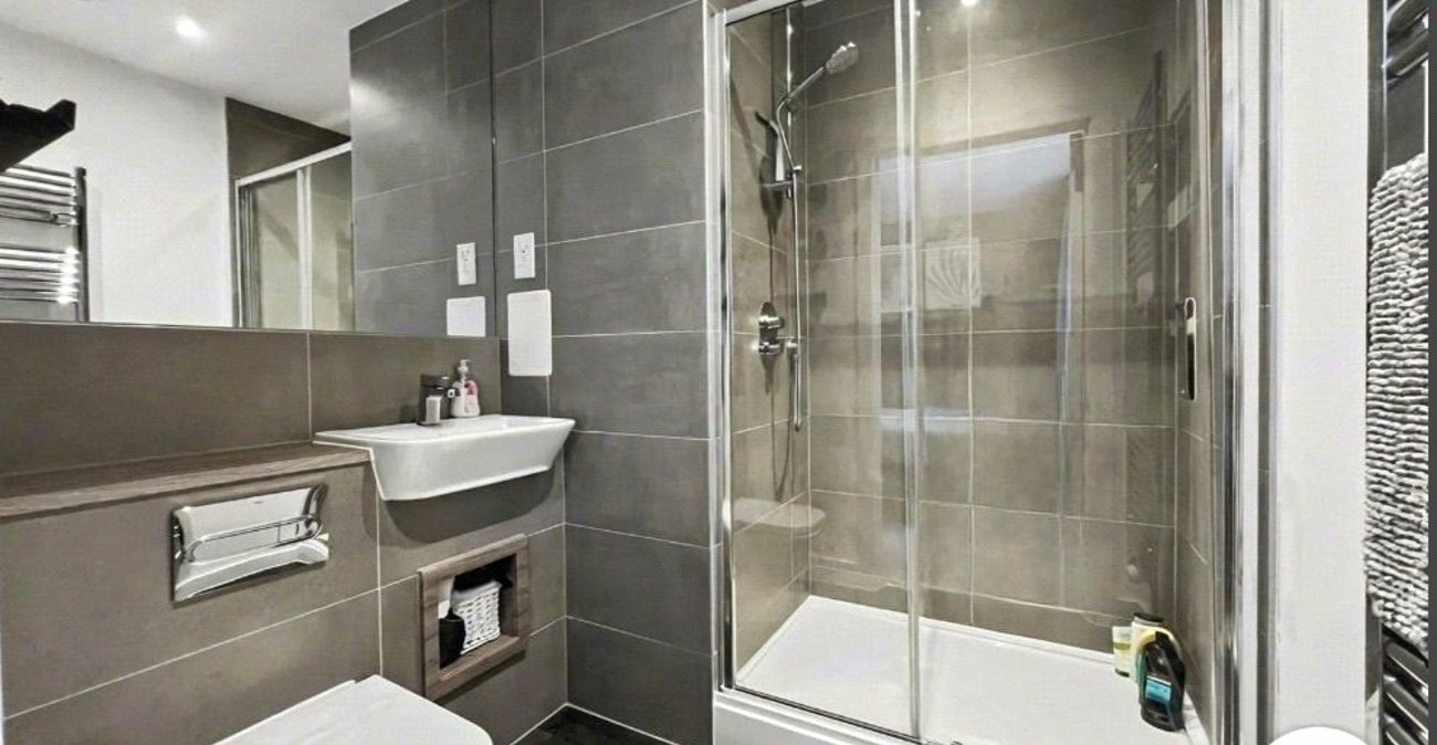 2 bedroom property for sale in Rochester | Robinson Michael & Jackson