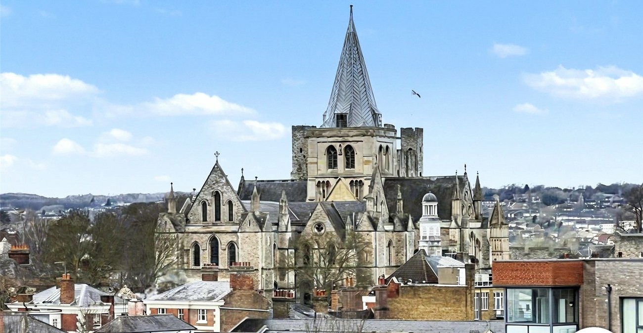 2 bedroom property for sale in Rochester | Robinson Michael & Jackson