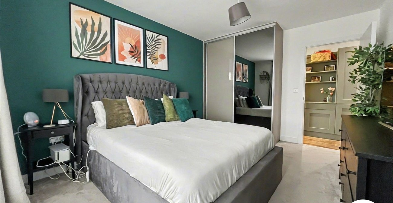 2 bedroom property for sale in Rochester | Robinson Michael & Jackson