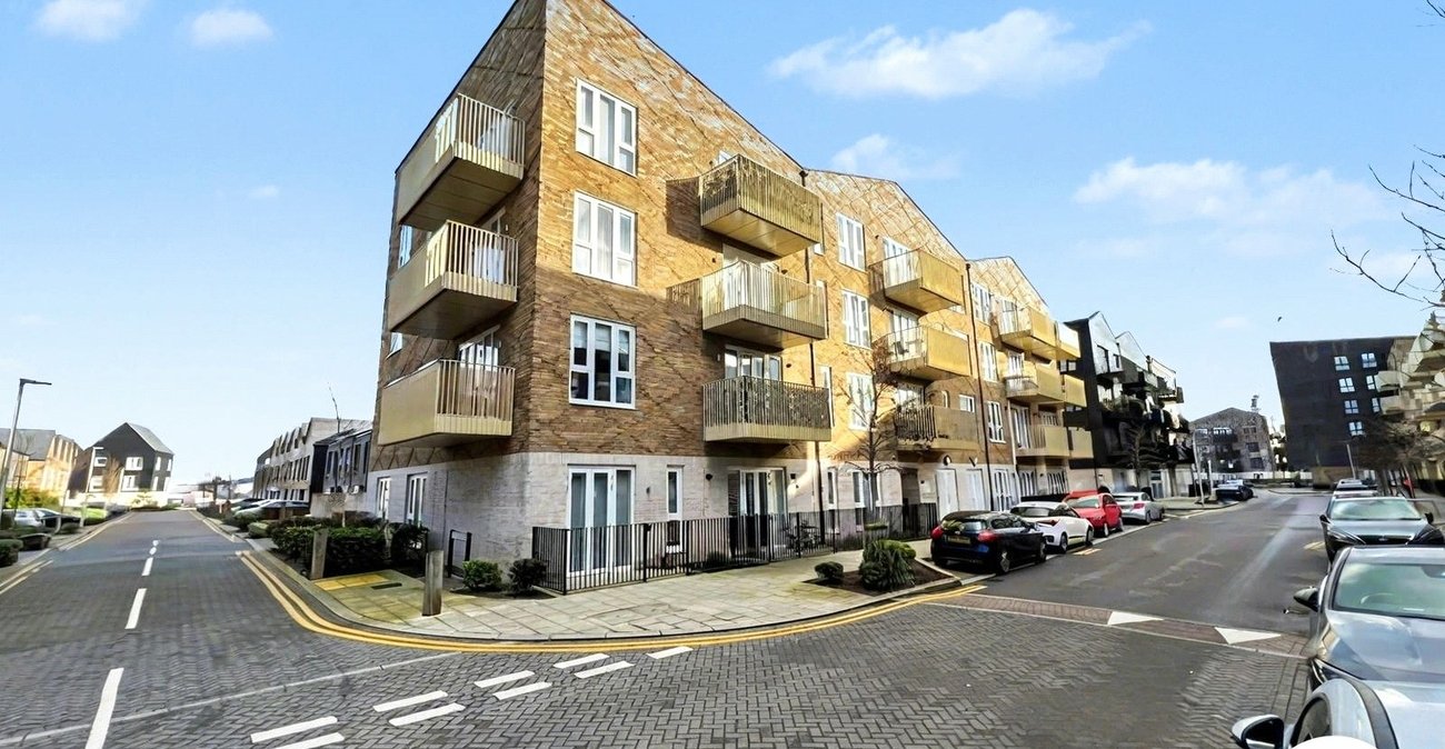 2 bedroom property for sale in Rochester | Robinson Michael & Jackson