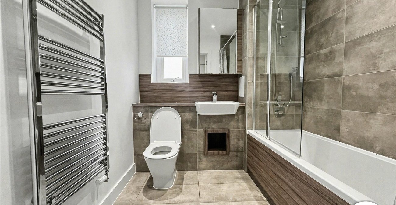 2 bedroom property for sale in Rochester | Robinson Michael & Jackson