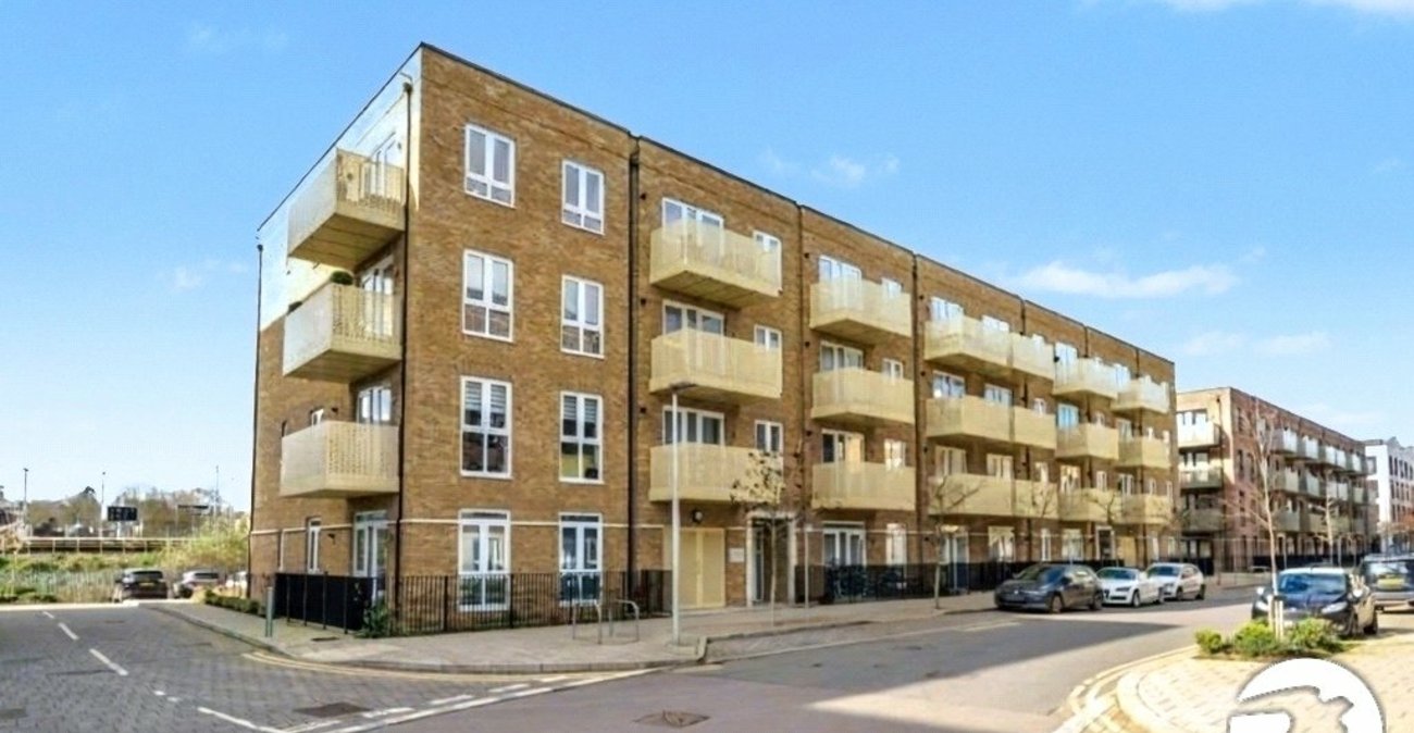 2 bedroom property for sale in Rochester | Robinson Michael & Jackson