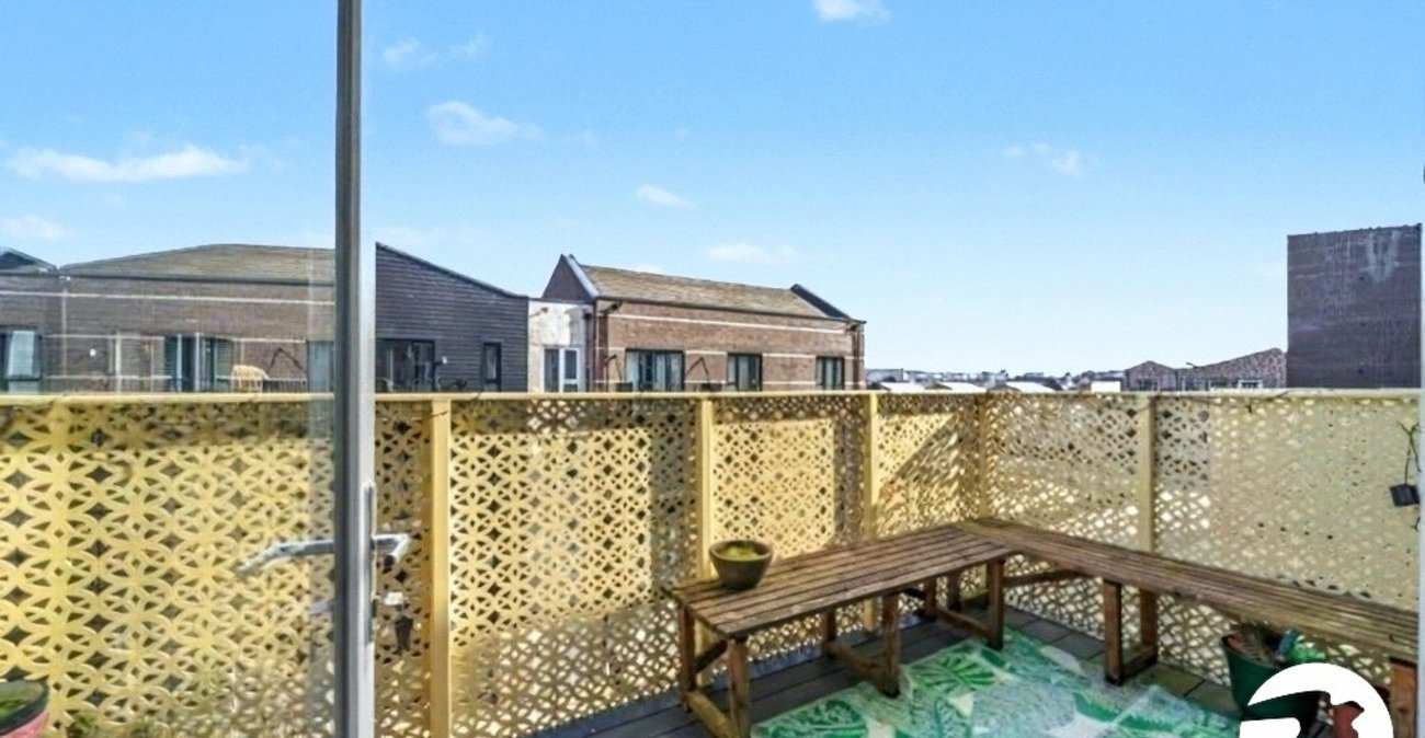 2 bedroom property for sale in Rochester | Robinson Michael & Jackson