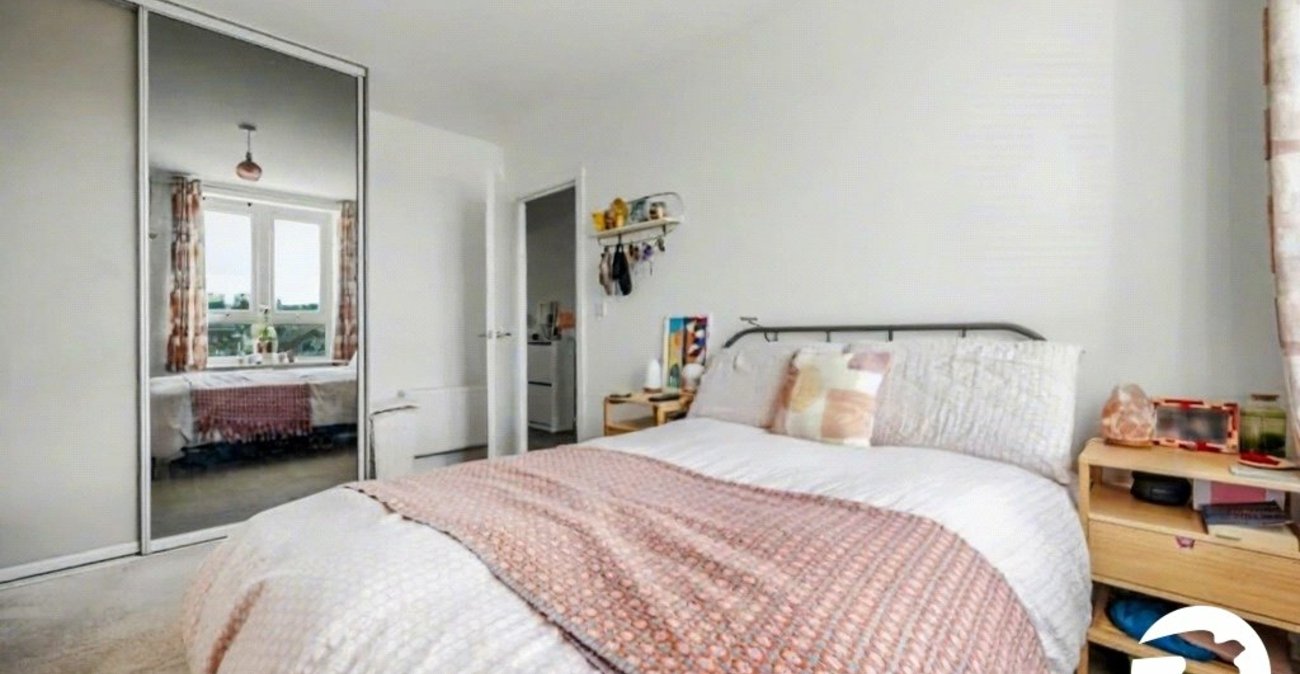 2 bedroom property for sale in Rochester | Robinson Michael & Jackson