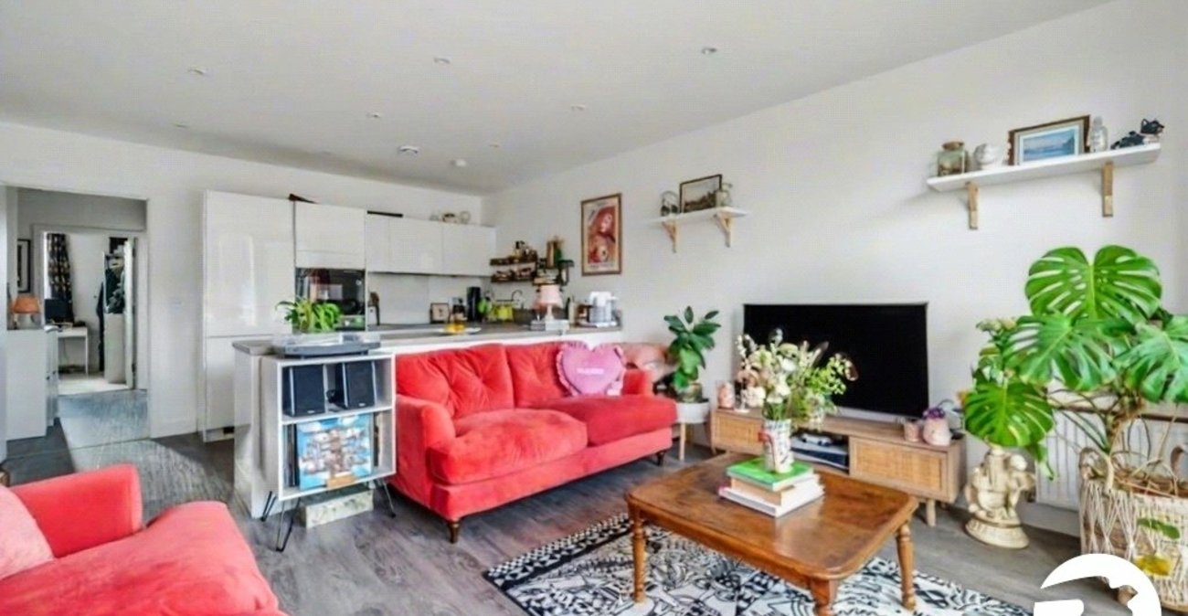 2 bedroom property for sale in Rochester | Robinson Michael & Jackson