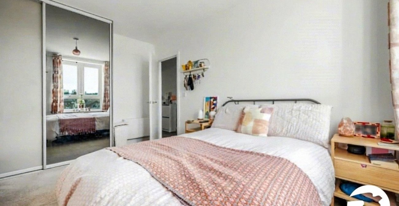 2 bedroom property for sale in Rochester | Robinson Michael & Jackson