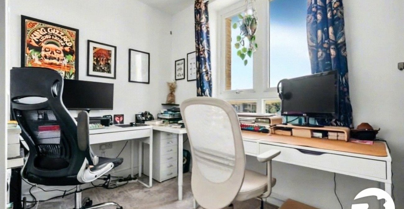 2 bedroom property for sale in Rochester | Robinson Michael & Jackson