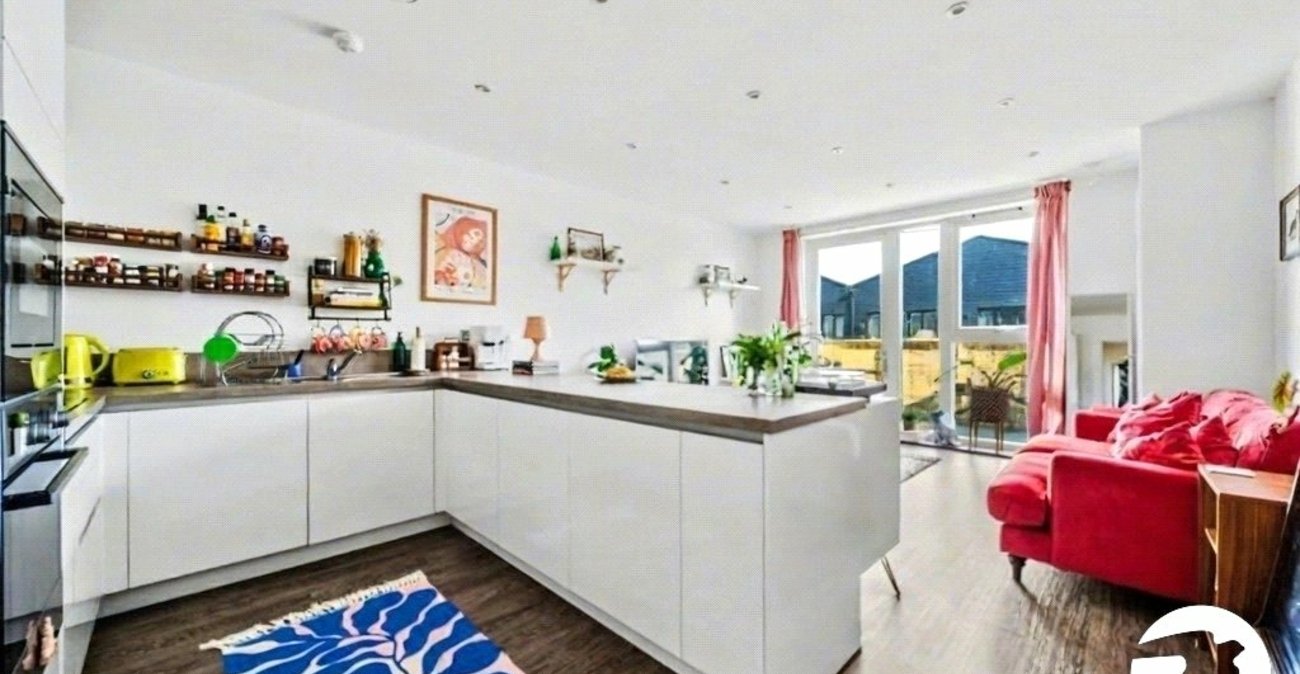 2 bedroom property for sale in Rochester | Robinson Michael & Jackson