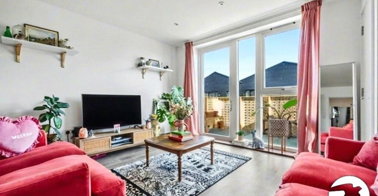 2 bedroom property for sale in Rochester | Robinson Michael & Jackson