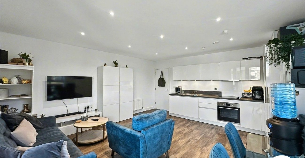 2 bedroom property for sale in Rochester | Robinson Michael & Jackson